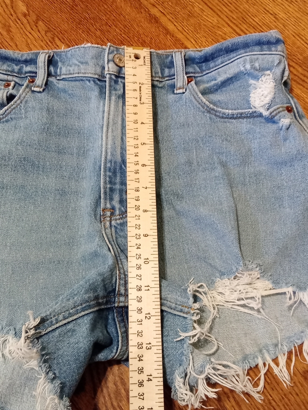 Abercrombie & Fitch Distressed Denim Shorts 29/8 - Picture 5 of 6
